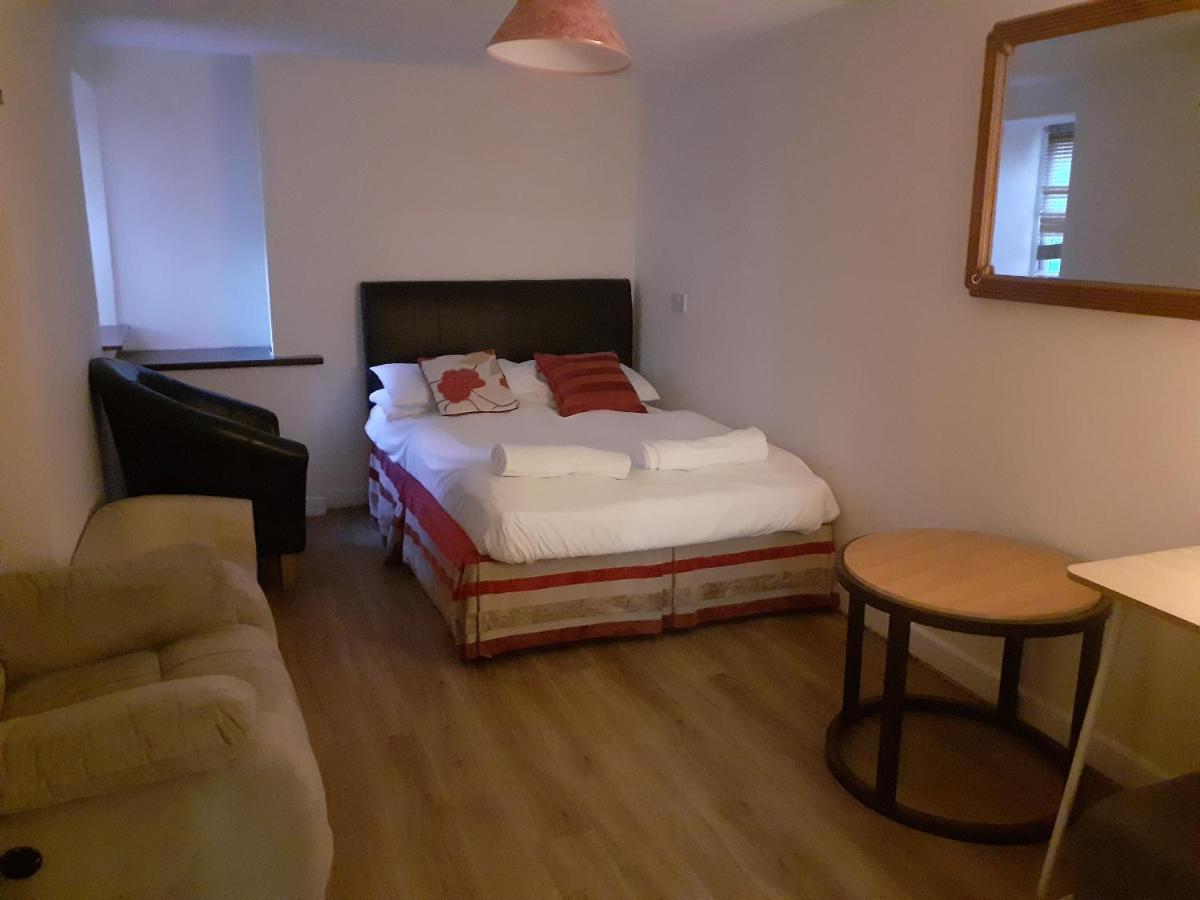 Bryncarnedd Farmhouse 애버리스트위스 외부 사진